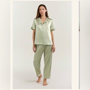 Women's Pure Silk Pajama Set - Short Sleeve Top & Pants In Avocado